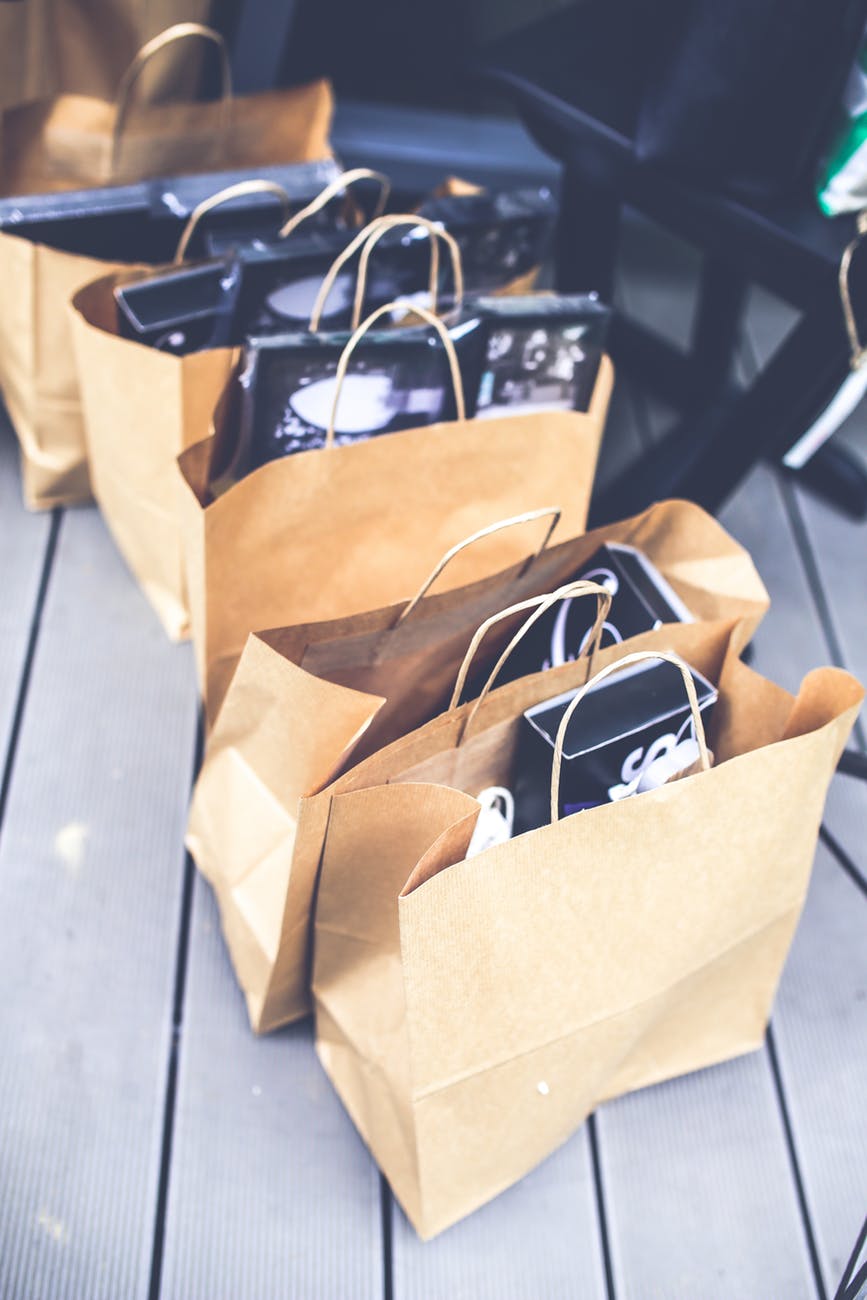 gift-brown-shopping-market